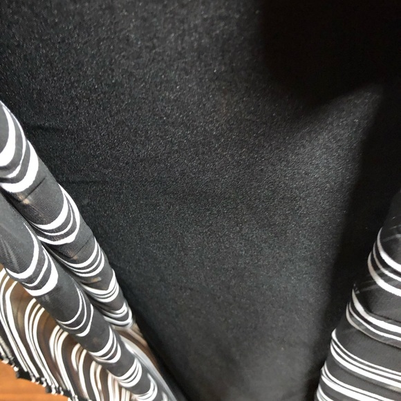 Banana Republic Black White Pleated Skirt Sz 4 NWT - Picture 4 of 7